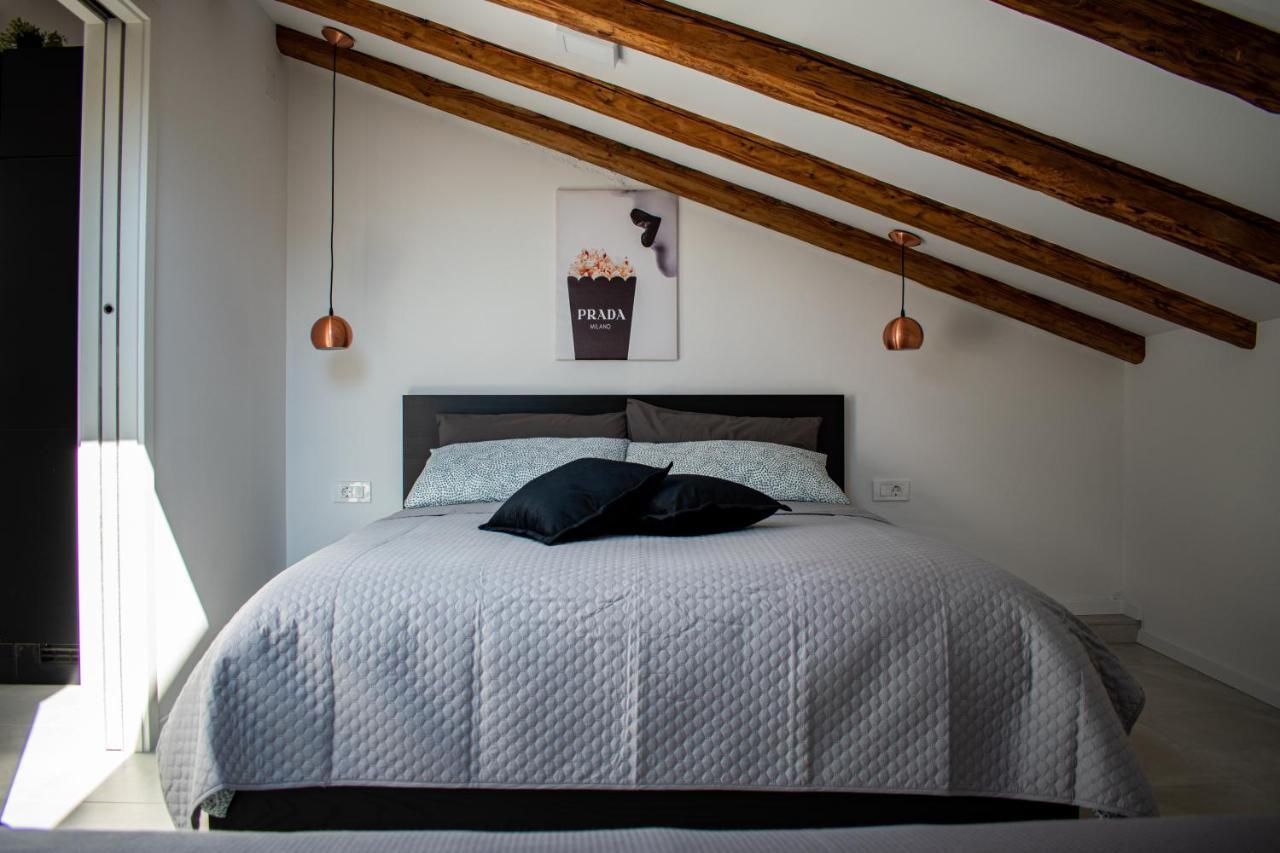 Apartmaji Na Placu Rence Buitenkant foto