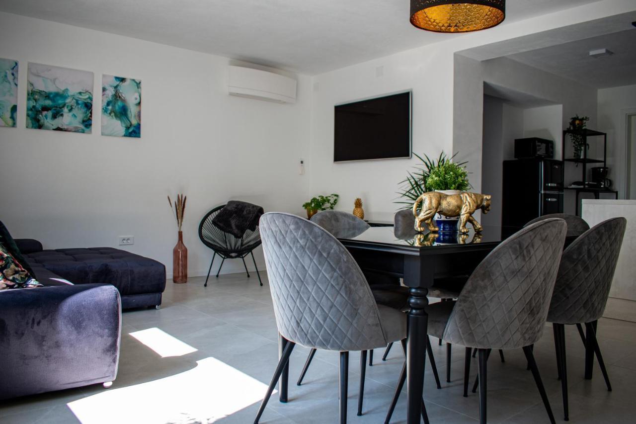 Apartmaji Na Placu Rence Buitenkant foto