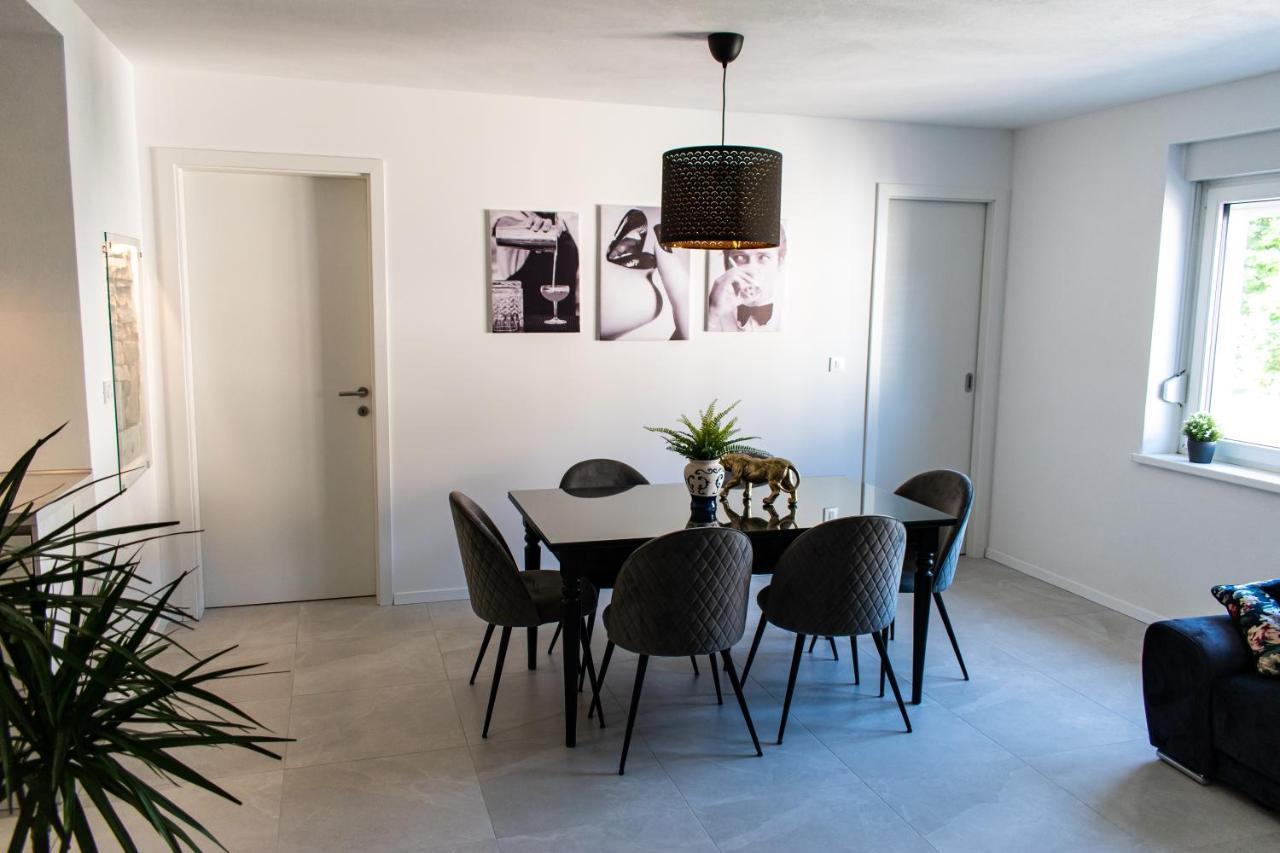 Apartmaji Na Placu Rence Buitenkant foto
